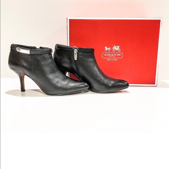COACH ‘Yalena’ Black Leather Bootie Size 7.5 B - Picture 2 of 8